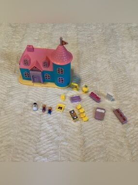 Vintage Micro Mini Welljoy Dream Castle Girls Small Play Set Dollhouse Set